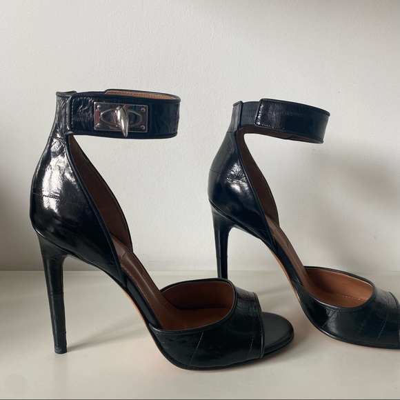 Givenchy Shark Lock Black Eel Print Calf Leather Heel Sandals 37.5 - Picture 2 of 10